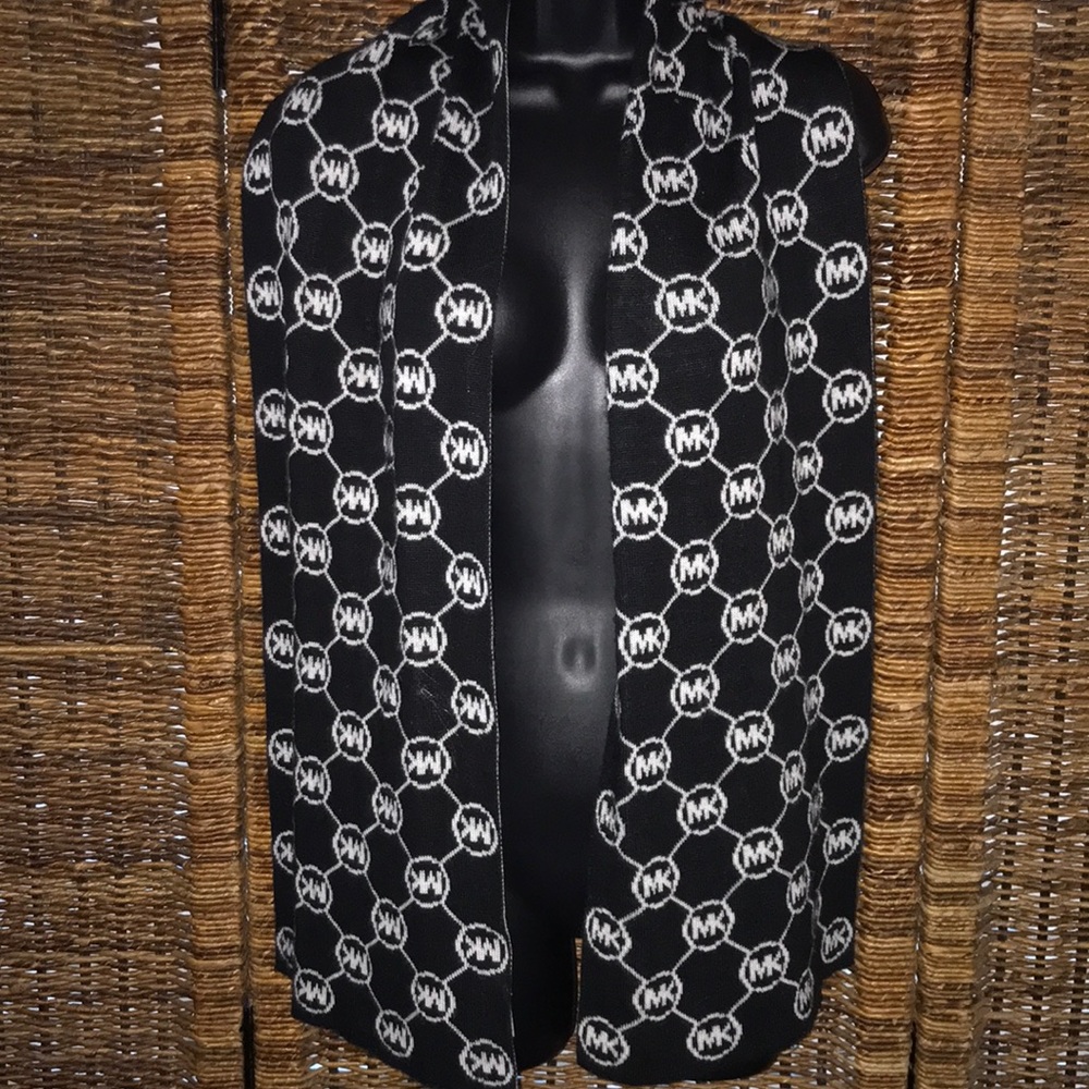 Reversible MK Logo Scarf